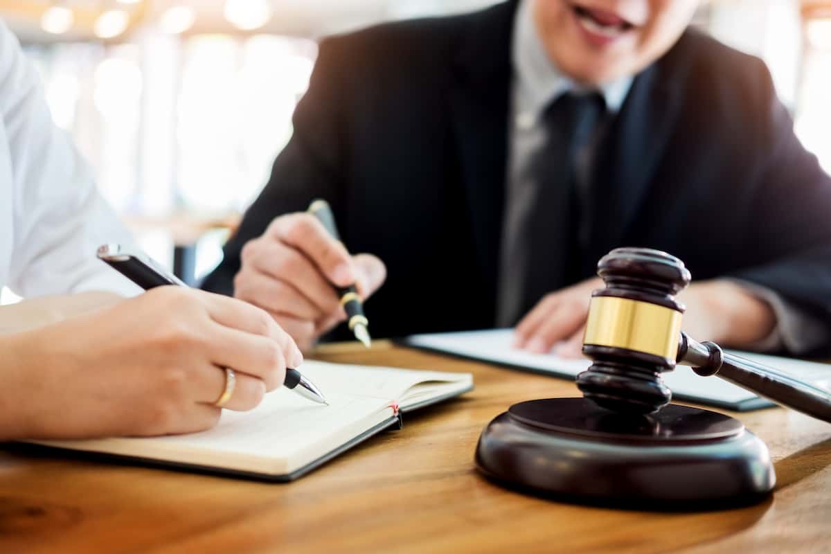 Hiring a Criminal Defense Lawyer for Your Case: An Ultimate Guide
